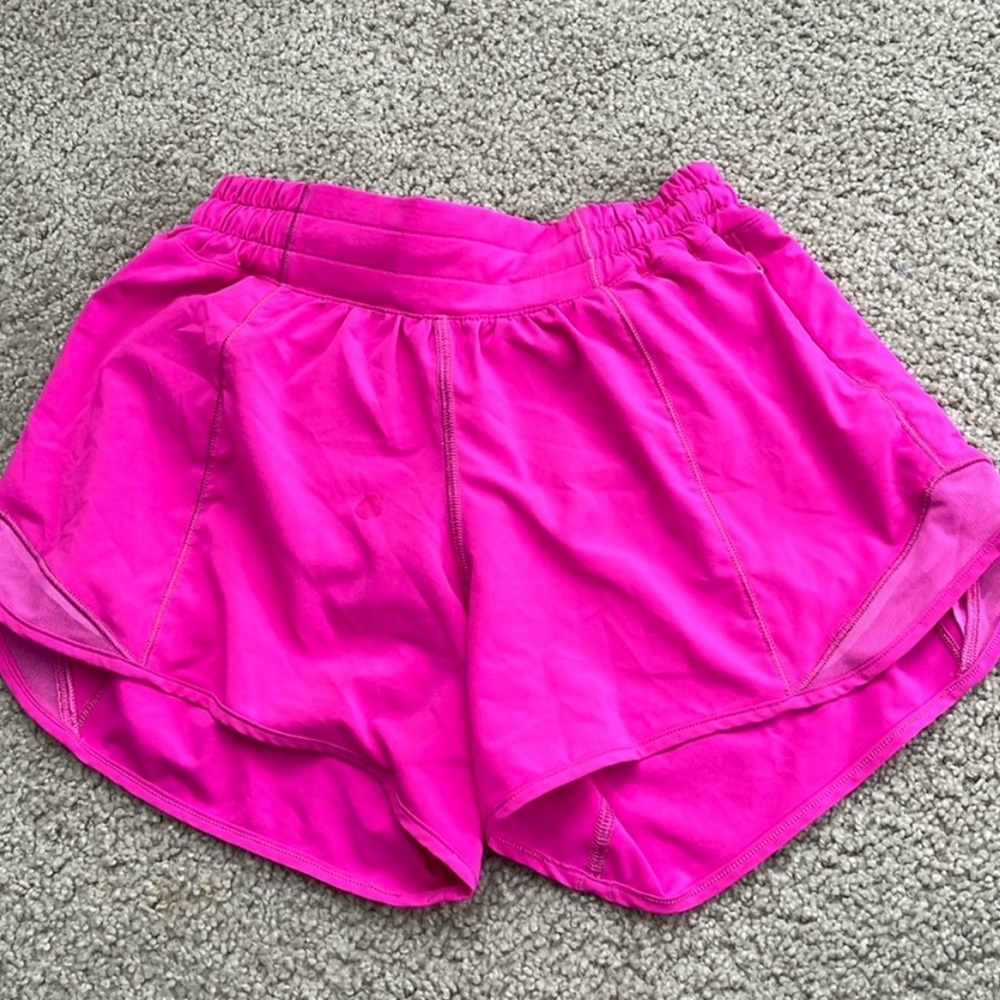 Lululemon Hotty Hots! Sonic Pink